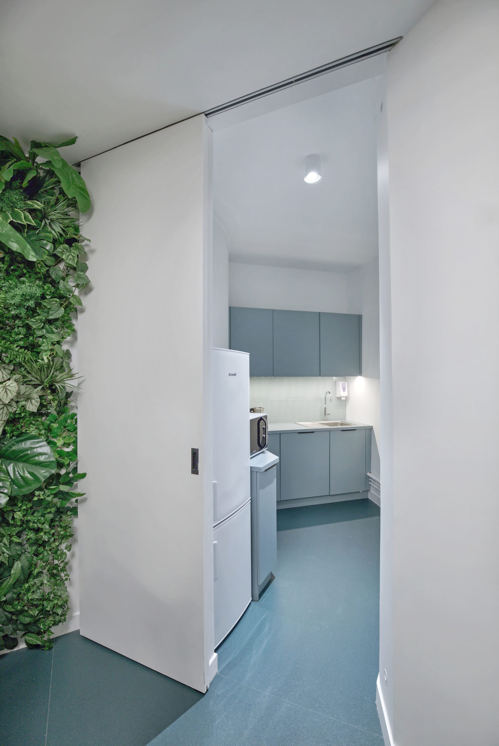 Cuisine des bureaux de Sigma Partners - Architecte d'intérieur Flora Auvray