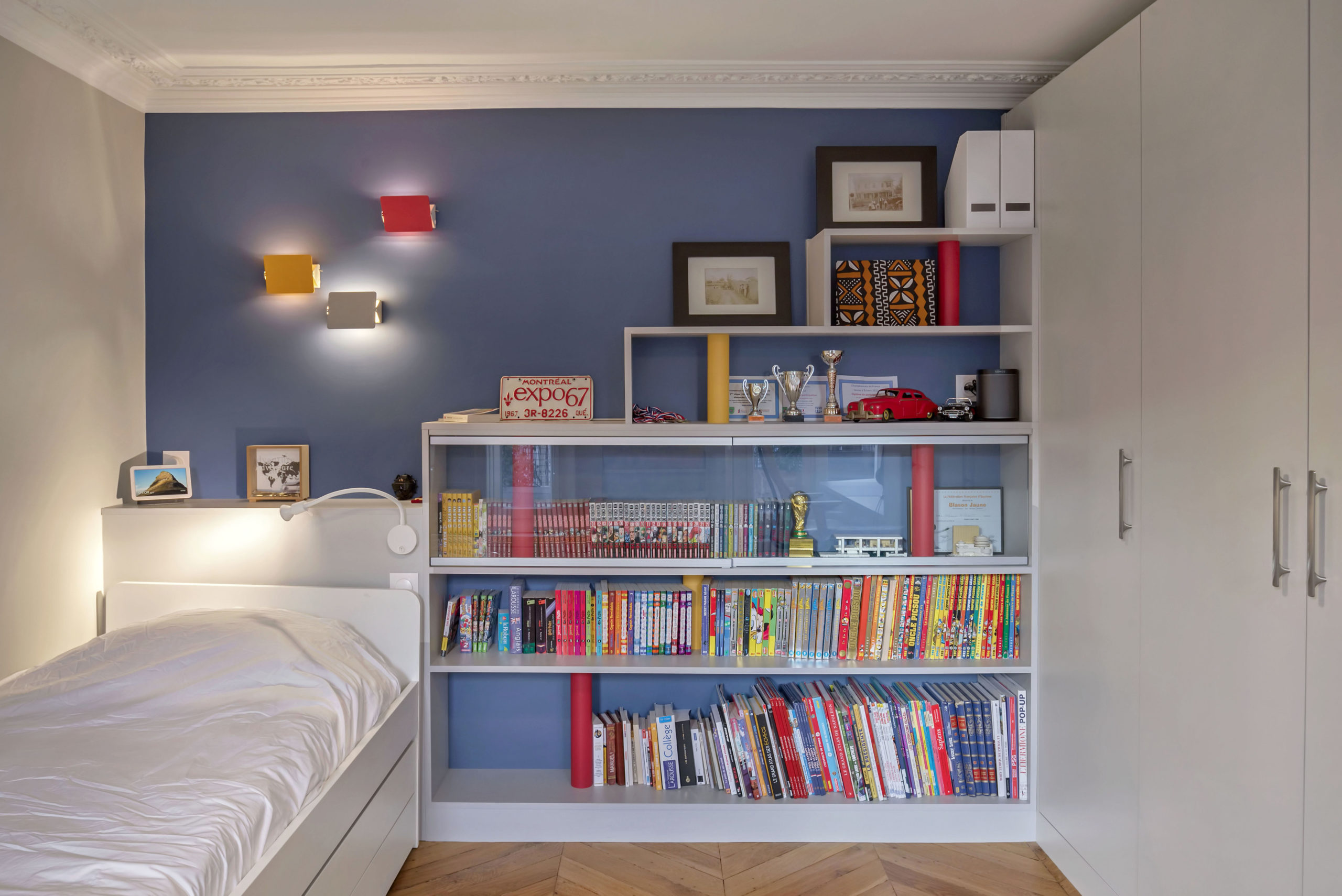 The showcase library of the boy's room