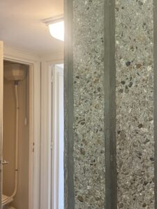 Une colonne en béton de l'appartement témoin de Auguste Perret au Havre.