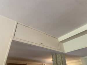 Un placard intégré dans l'appartement témoin de Auguste Perret au Havre.