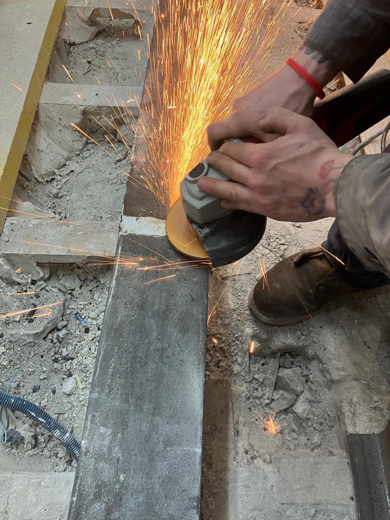 Soudure et ponçage des IPN
