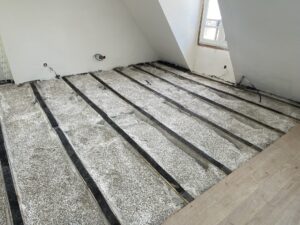Isolation des sols avant pose du parquet